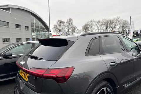 YH72KDJ Audi e-tron Black Edition 55 quattro 300,00 kW Thumbnail #33