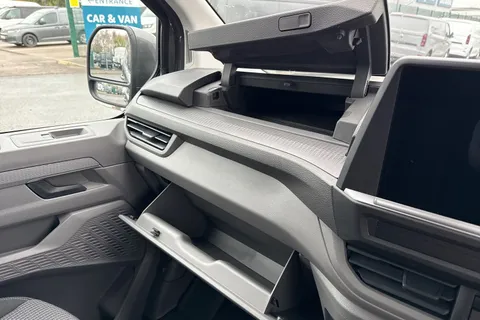 DC75FOU Volkswagen Transporter T28 Panel Van Commerce Pro SWB 150 PS 2.0 TDI 8sp Automatic Thumbnail #33