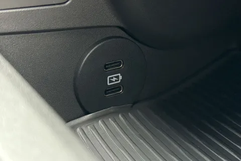 DC75FOU Volkswagen Transporter T28 Panel Van Commerce Pro SWB 150 PS 2.0 TDI 8sp Automatic Thumbnail #34