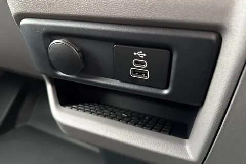 DC75FOU Volkswagen Transporter T28 Panel Van Commerce Pro SWB 150 PS 2.0 TDI 8sp Automatic Thumbnail #35