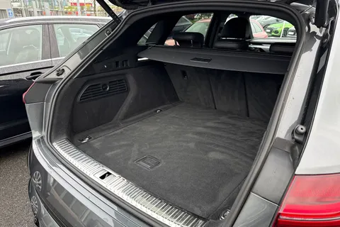 YH72KDJ Audi e-tron Black Edition 55 quattro 300,00 kW Thumbnail #38