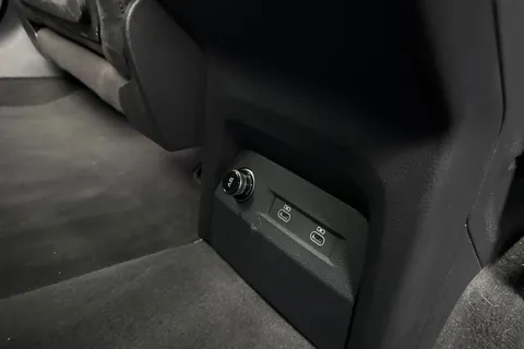 YH72KDJ Audi e-tron Black Edition 55 quattro 300,00 kW Thumbnail #41