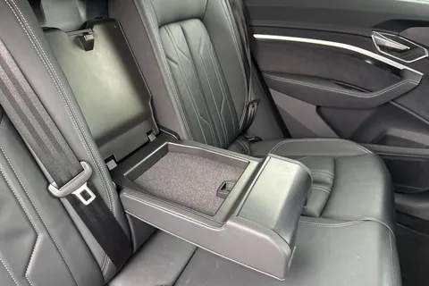 YH72KDJ Audi e-tron Black Edition 55 quattro 300,00 kW Thumbnail #43