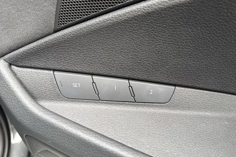 YH72KDJ Audi e-tron Black Edition 55 quattro 300,00 kW Thumbnail #51