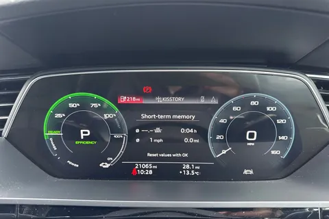 YH72KDJ Audi e-tron Black Edition 55 quattro 300,00 kW Thumbnail #54