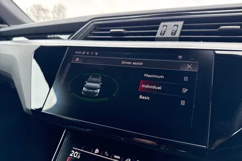 YH72KDJ Audi e-tron Black Edition 55 quattro 300,00 kW Thumbnail #58