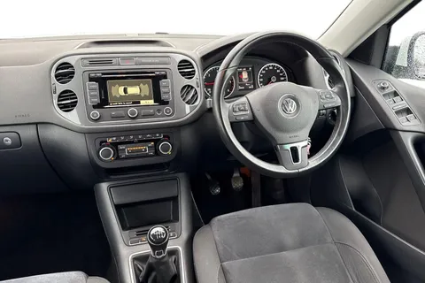 VE15VCC Volkswagen Tiguan 2.0 TDI BlueMotion Tech Match 2WD Euro 5 (s/s) 5dr Thumbnail #14