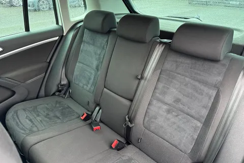 VE15VCC Volkswagen Tiguan 2.0 TDI BlueMotion Tech Match 2WD Euro 5 (s/s) 5dr Thumbnail #15