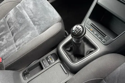 VE15VCC Volkswagen Tiguan 2.0 TDI BlueMotion Tech Match 2WD Euro 5 (s/s) 5dr Thumbnail #21