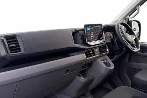 BJ75OVK Volkswagen Crafter 2.0 TDI 163PS HDE Commerce Plus Low Roof Van Auto +Tow Pack Thumbnail #3