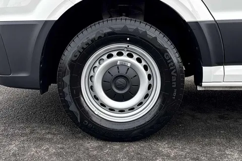 BJ75OVK Volkswagen Crafter 2.0 TDI 163PS HDE Commerce Plus Low Roof Van Auto +Tow Pack Thumbnail #6