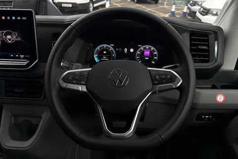 BK75LLT Volkswagen Crafter 2.0 TDI 163PS HDE Commerce Plus Low Roof Van Auto + Towpack Thumbnail #13