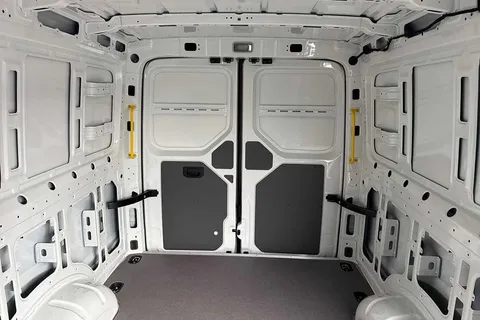 BK75LLT Volkswagen Crafter 2.0 TDI 163PS HDE Commerce Plus Low Roof Van Auto + Towpack Thumbnail #14