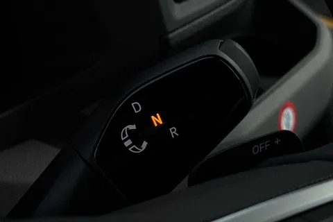 BJ75OVK Volkswagen Crafter 2.0 TDI 163PS HDE Commerce Plus Low Roof Van Auto +Tow Pack Thumbnail #20