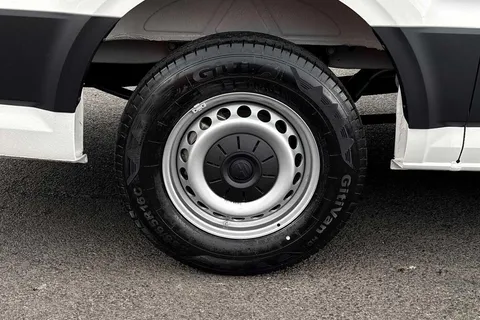 BK75LLT Volkswagen Crafter 2.0 TDI 163PS HDE Commerce Plus Low Roof Van Auto + Towpack Thumbnail #24