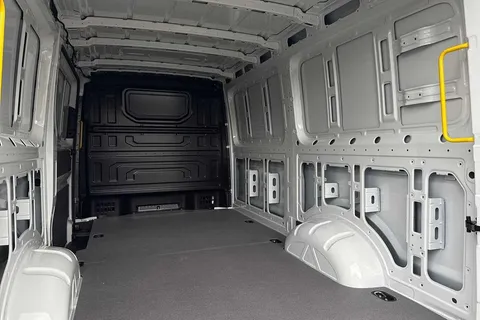 BK75LLT Volkswagen Crafter 2.0 TDI 163PS HDE Commerce Plus Low Roof Van Auto + Towpack Thumbnail #42