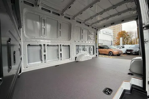 BK75LLT Volkswagen Crafter 2.0 TDI 163PS HDE Commerce Plus Low Roof Van Auto + Towpack Thumbnail #43