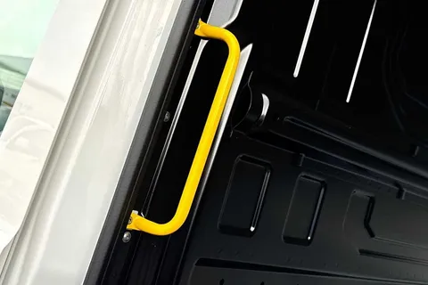 BK75LLT Volkswagen Crafter 2.0 TDI 163PS HDE Commerce Plus Low Roof Van Auto + Towpack Thumbnail #46