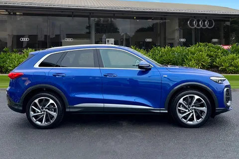  Audi Q5 2.0 TDI S line S Tronic quattro Euro 6 (s/s) 5dr Thumbnail #4