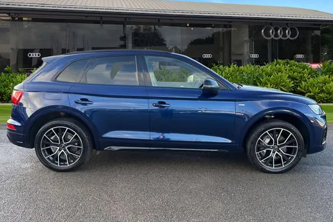 YF73HYK Audi Q5 Black Edition 50 TFSI e quattro 299 PS S tronic Thumbnail #4