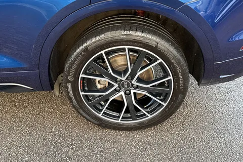 YF73HYK Audi Q5 Black Edition 50 TFSI e quattro 299 PS S tronic Thumbnail #11