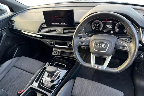 YF73HYK Audi Q5 Black Edition 50 TFSI e quattro 299 PS S tronic Thumbnail #19