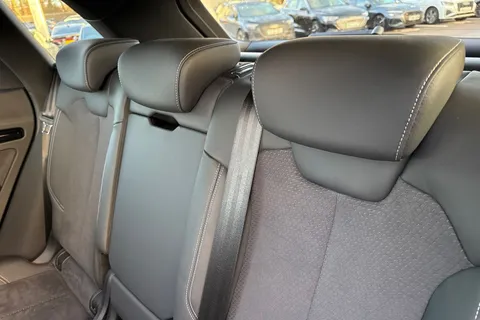 YF73HYK Audi Q5 Black Edition 50 TFSI e quattro 299 PS S tronic Thumbnail #20