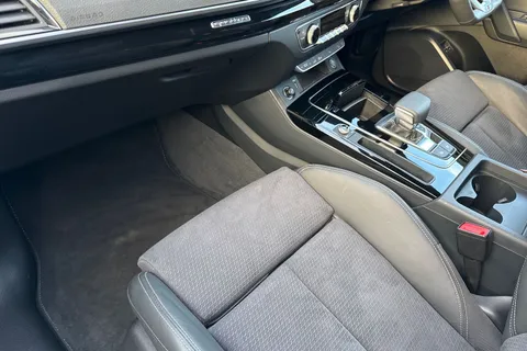 YF73HYK Audi Q5 Black Edition 50 TFSI e quattro 299 PS S tronic Thumbnail #21