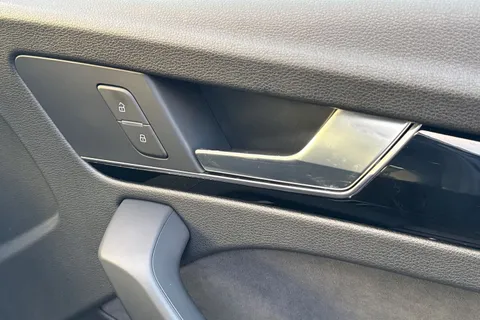 YF73HYK Audi Q5 Black Edition 50 TFSI e quattro 299 PS S tronic Thumbnail #22