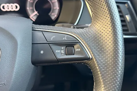 YF73HYK Audi Q5 Black Edition 50 TFSI e quattro 299 PS S tronic Thumbnail #26