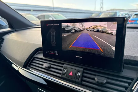 YF73HYK Audi Q5 Black Edition 50 TFSI e quattro 299 PS S tronic Thumbnail #32