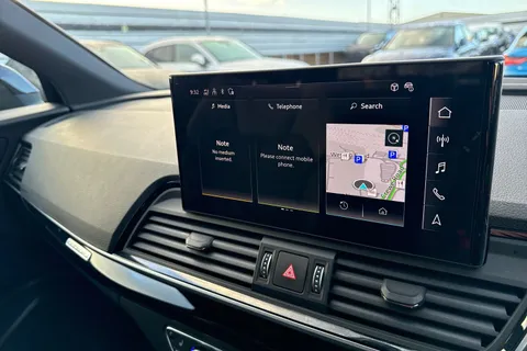 YF73HYK Audi Q5 Black Edition 50 TFSI e quattro 299 PS S tronic Thumbnail #33