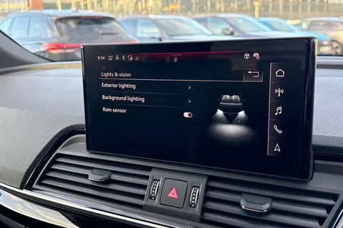 YF73HYK Audi Q5 Black Edition 50 TFSI e quattro 299 PS S tronic Thumbnail #45