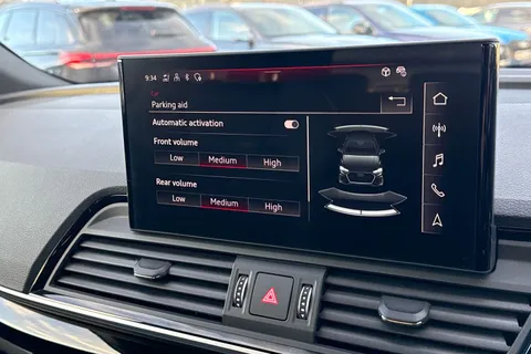 YF73HYK Audi Q5 Black Edition 50 TFSI e quattro 299 PS S tronic Thumbnail #46