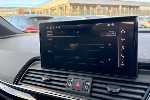 YF73HYK Audi Q5 Black Edition 50 TFSI e quattro 299 PS S tronic Thumbnail #51