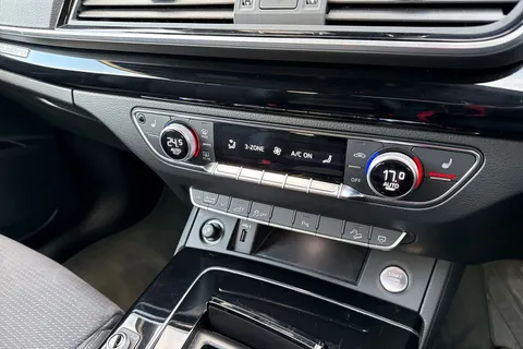 YF73HYK Audi Q5 Black Edition 50 TFSI e quattro 299 PS S tronic Thumbnail #56