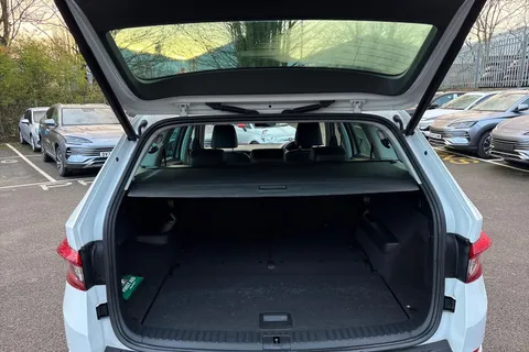 YB70NKX Škoda Kodiaq 1.5 TSI ACT SE L DSG Euro 6 (s/s) 5dr (7 Seat) Thumbnail #10