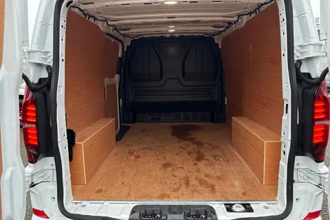 CX25LMV Volkswagen Transporter 2.0 TDI T28 Commerce Plus FWD SWB Euro 6 (s/s) 5dr Thumbnail #11