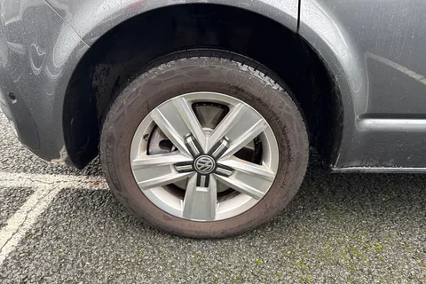 CX74LTN Volkswagen Transporter 2.0 TDI T32 Highline Kombi DSG FWD SWB Euro 6 (s/s) 5dr Thumbnail #8