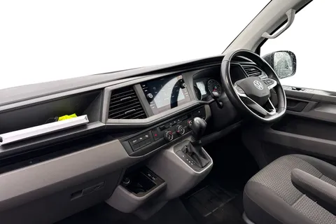 CX74LTN Volkswagen Transporter 2.0 TDI T32 Highline Kombi DSG FWD SWB Euro 6 (s/s) 5dr Thumbnail #10