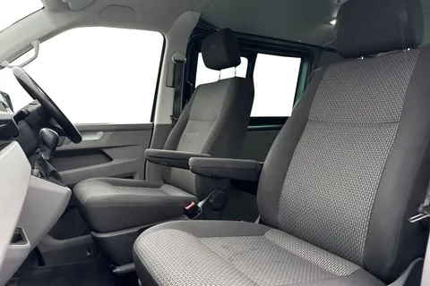 CX74LTN Volkswagen Transporter 2.0 TDI T32 Highline Kombi DSG FWD SWB Euro 6 (s/s) 5dr Thumbnail #12