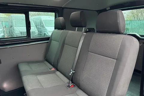 CX74LTN Volkswagen Transporter 2.0 TDI T32 Highline Kombi DSG FWD SWB Euro 6 (s/s) 5dr Thumbnail #15