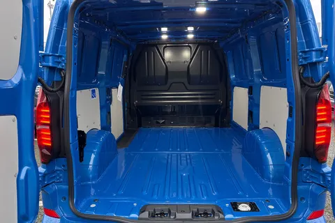 CX75JXZ Volkswagen Transporter 2.0 TDI T28 Commerce Pro Auto FWD SWB Euro 6 (s/s) 5dr Thumbnail #7