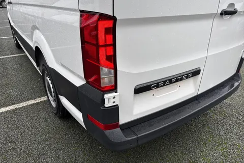CX75JXL Volkswagen Crafter 2.0 TDI CR30 Commerce FWD MWB High Roof Euro 6 (s/s) 5dr Thumbnail #8