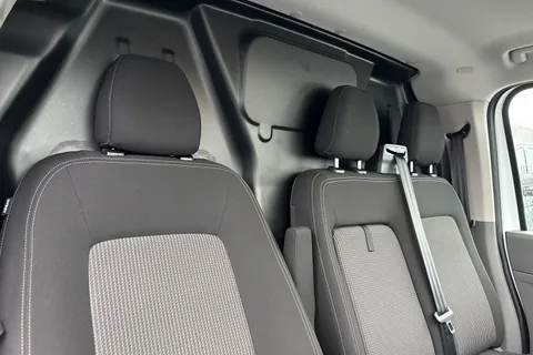 CX25LMV Volkswagen Transporter 2.0 TDI T28 Commerce Plus FWD SWB Euro 6 (s/s) 5dr Thumbnail #22