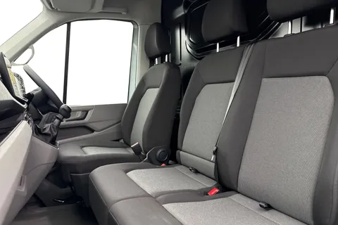 CX75JWV Volkswagen Crafter 2.0 TDI CR35 Commerce FWD LWB High Roof Euro 6 (s/s) 5dr Thumbnail #11