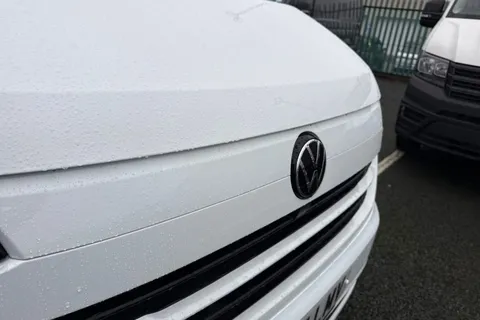 CX25LMV Volkswagen Transporter 2.0 TDI T28 Commerce Plus FWD SWB Euro 6 (s/s) 5dr Thumbnail #26
