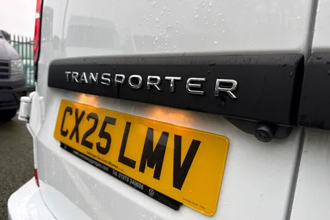 CX25LMV Volkswagen Transporter 2.0 TDI T28 Commerce Plus FWD SWB Euro 6 (s/s) 5dr Thumbnail #28