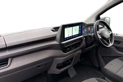 CX75JYT Volkswagen Transporter 2.0 TDI T28 Commerce Pro Auto FWD SWB Euro 6 (s/s) 5dr Thumbnail #15