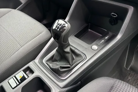 CX75JWK Volkswagen Caddy 2.0 TDI C20 Commerce SWB Euro 6 (s/s) 5dr Thumbnail #20